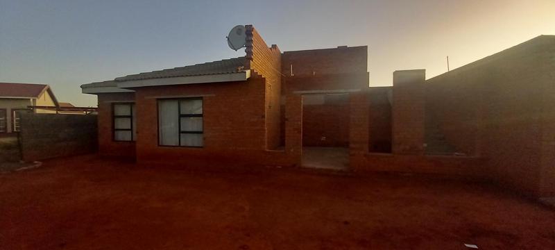 4 Bedroom Property for Sale in Roodepan Northern Cape